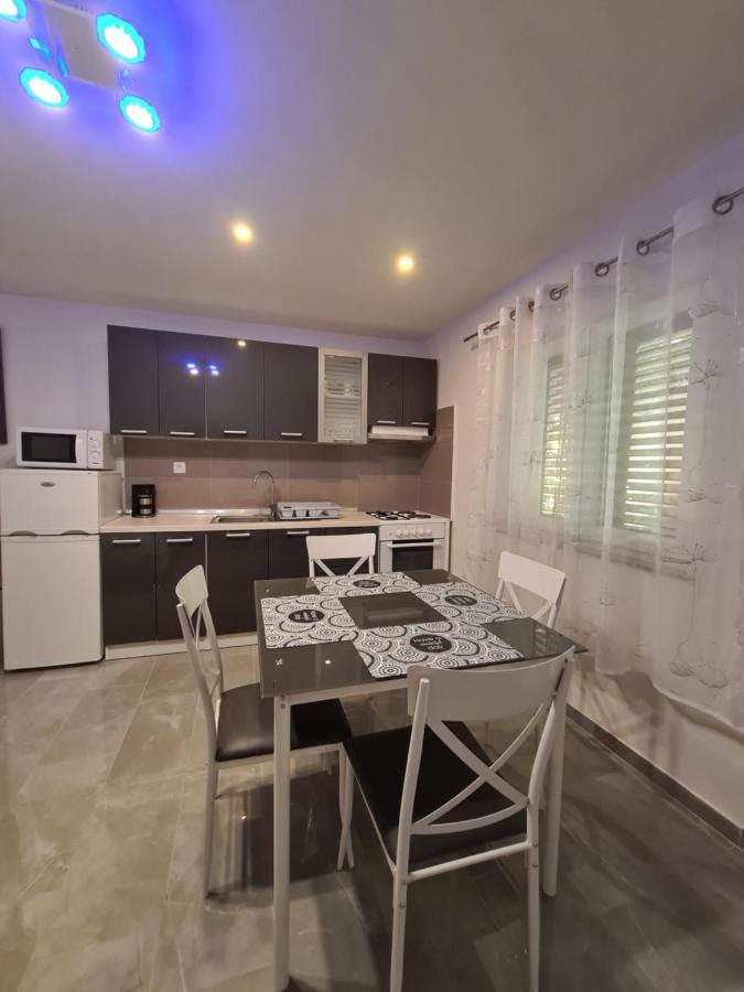 Apartments Kresan Сукошан Екстер'єр фото